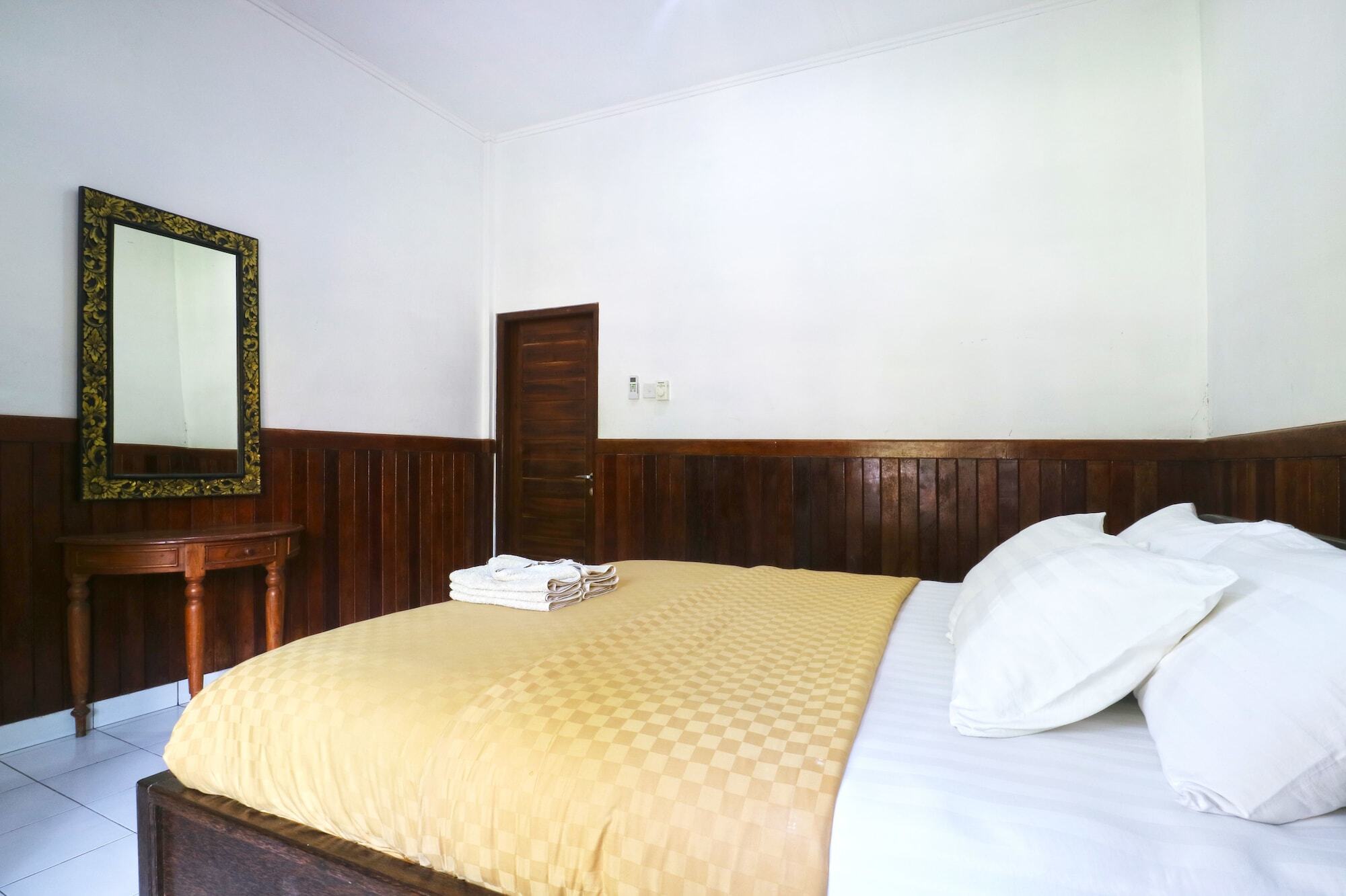 Puri Nusa Beach Hotel Batumadeg Kültér fotó